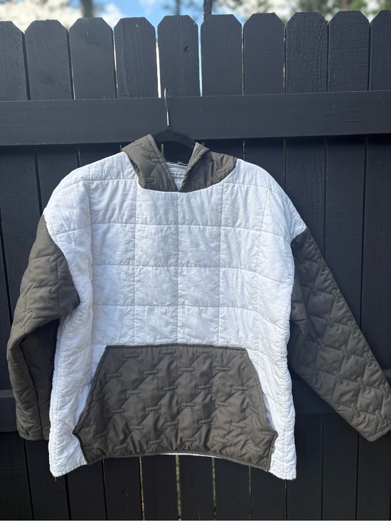 Tops - Upcycled Quilted Two-Tone Pullover Hoodie in White and Olive